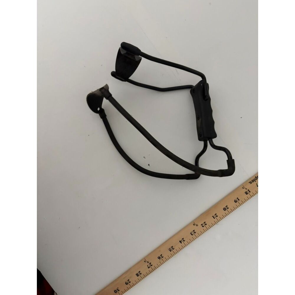 Vtg Daisy B52 style slingshot with wrist support design